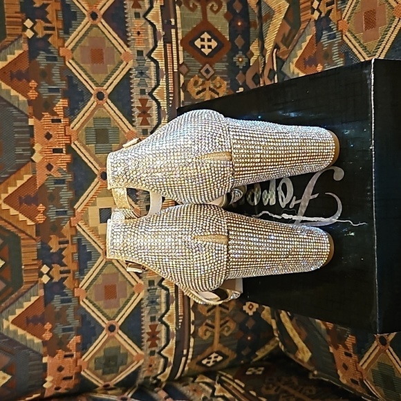 FOREVER 21 Rose Gold Rhinestone Strappy Chunky High Heel Holiday Josina Pumps 9 - Picture 6 of 16